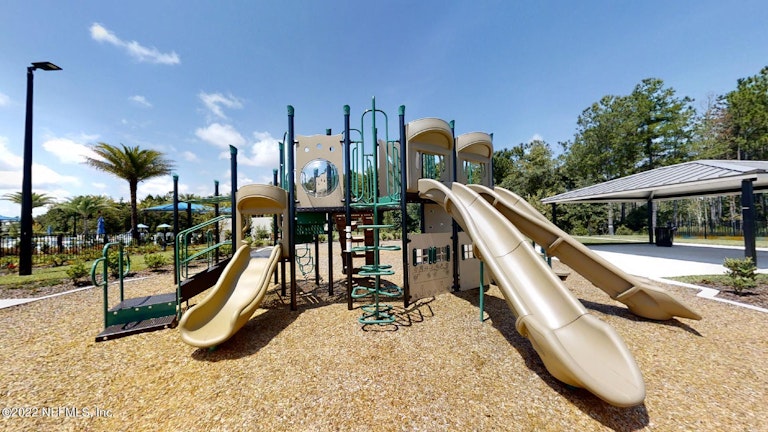 Photo 13 of 25 - 12090 Elderbank Dr, Jacksonville, FL 32256