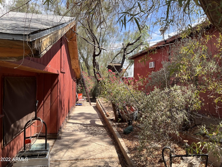 Photo 5 of 49 - 9009 N 14th St, Phoenix, AZ 85020