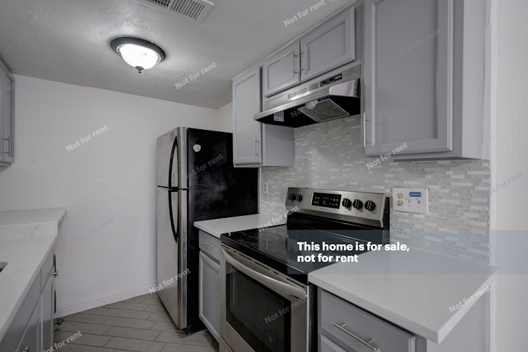 Photo 2 of 19 - 2132 W Glenrosa Ave #83B, Phoenix, AZ 85015