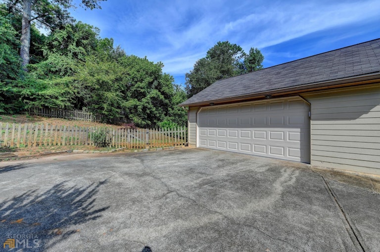 Photo 46 of 47 - 658 Shiloh Ct, Lawrenceville, GA 30044