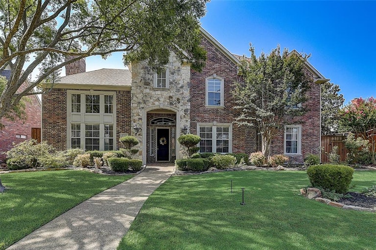 Photo 1 of 40 - 5712 Arrow Point Dr, Plano, TX 75093