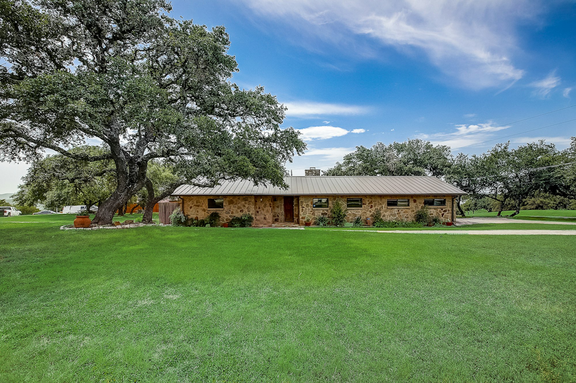 Photo 1 of 60 - 915 Lauder Dr, Spicewood, TX 78669