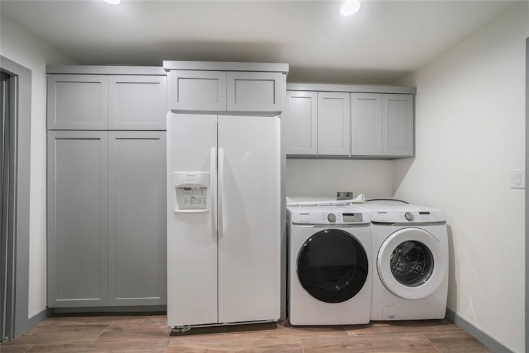 Photo 18 of 31 - 5402 Enchanted Mist Dr, Humble, TX 77346