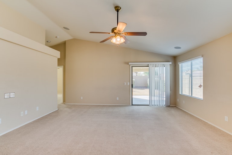 Photo 4 of 29 - 10027 W Flavia Hvn, Tolleson, AZ 85353