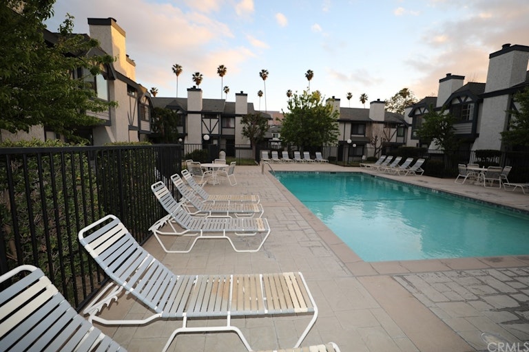 Photo 14 of 18 - 19231 Sherman Way #37, Reseda, CA 91335