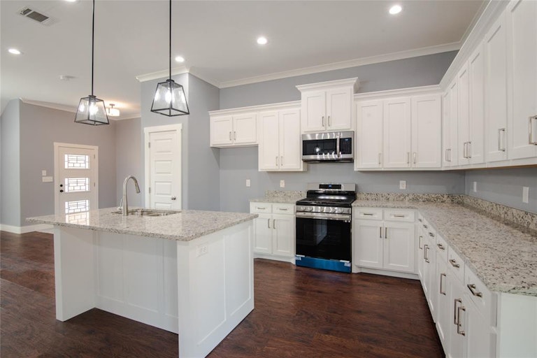 Photo 8 of 22 - 4700 Harper Dr, Mesquite, TX 75150