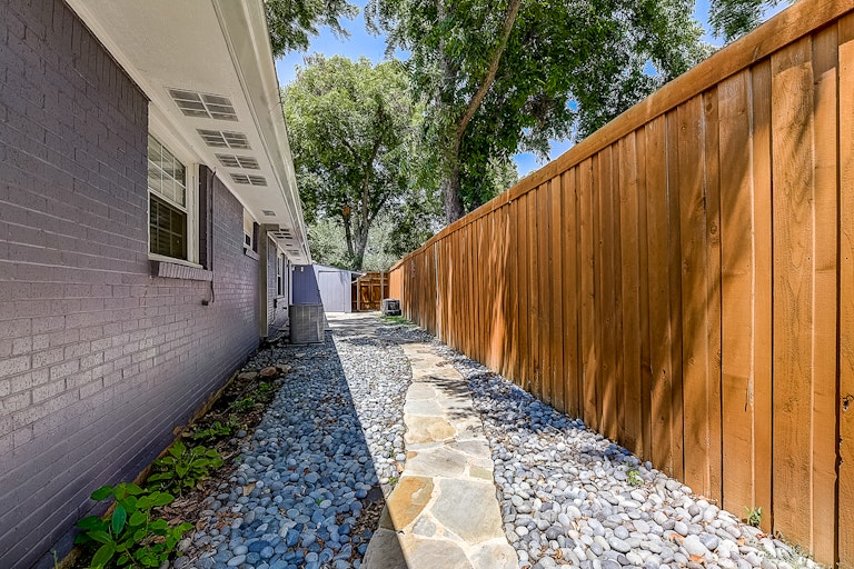Photo 13 of 29 - 3470 Timberview Rd, Dallas, TX 75229