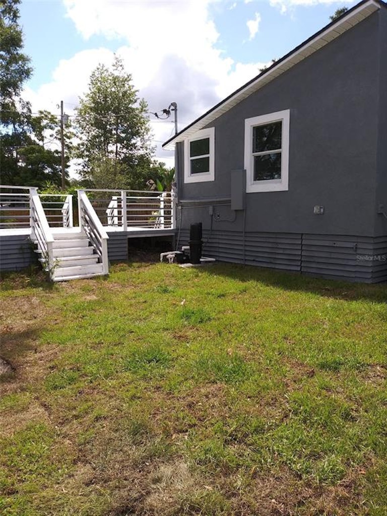 Photo 5 of 28 - 5832 10th St, Zephyrhills, FL 33542