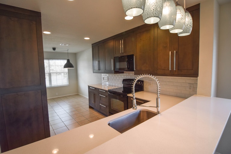 Photo 14 of 37 - 15964 Avenel Way, Fort Worth, TX 76177