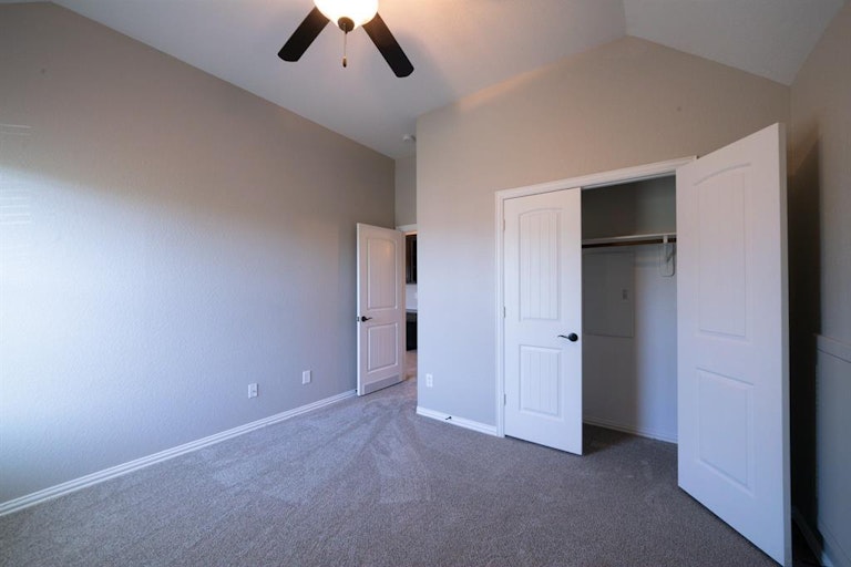 Photo 38 of 43 - 91 Hearthshire Cir, Magnolia, TX 77354