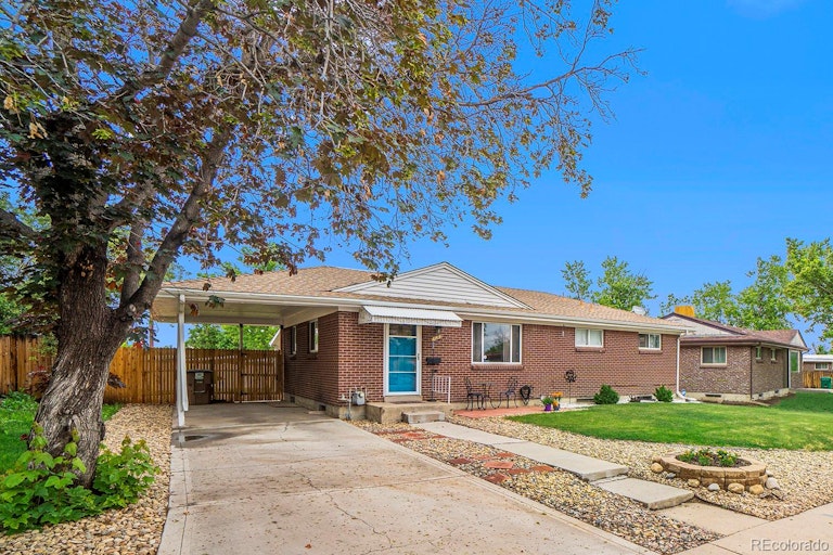 Photo 2 of 22 - 1681 Evelyn Ct, Denver, CO 80229