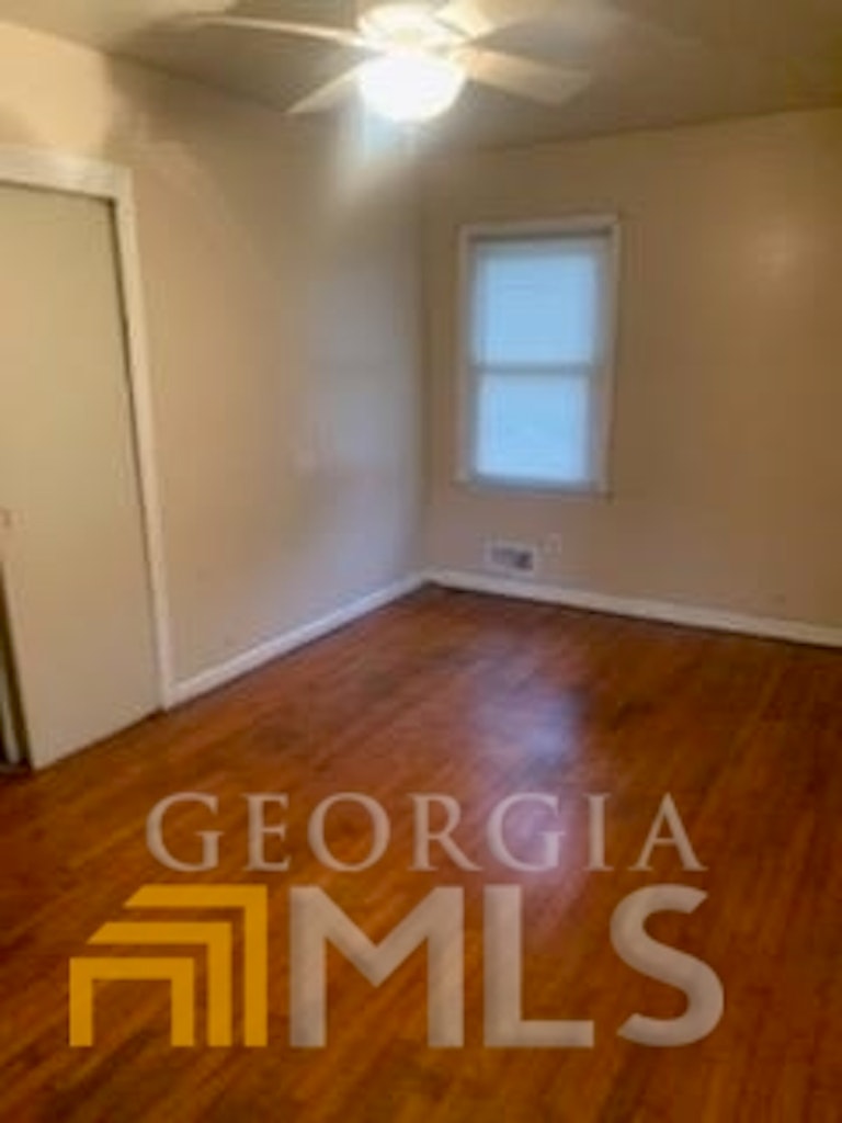 Photo 12 of 13 - 3721 Del Rio Ter, Decatur, GA 30032