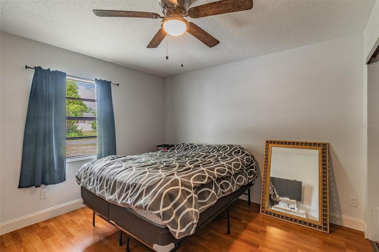 Photo 21 of 40 - 8107 N Lois Ave, Tampa, FL 33614