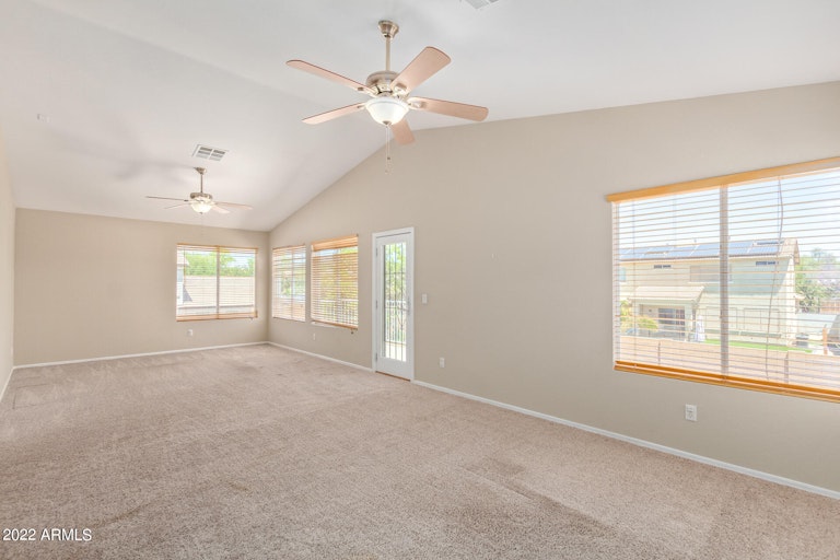 Photo 5 of 32 - 14880 W Columbine Dr, Surprise, AZ 85379