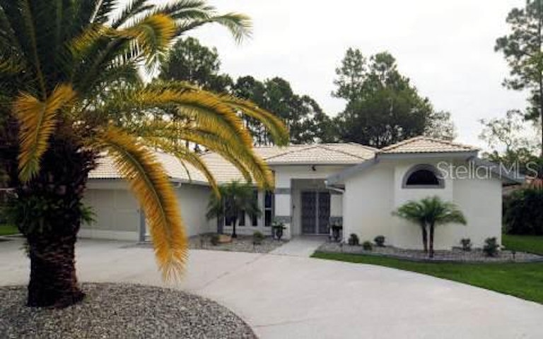 Photo 1 of 1 - 26 Woodlyn Ln, Palm Coast, FL 32164