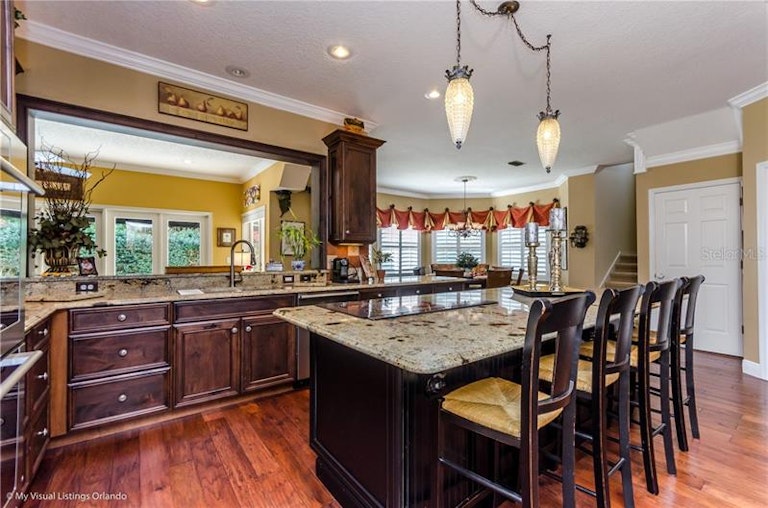 Photo 10 of 25 - 8918 Jonathan Manor Dr, Orlando, FL 32819