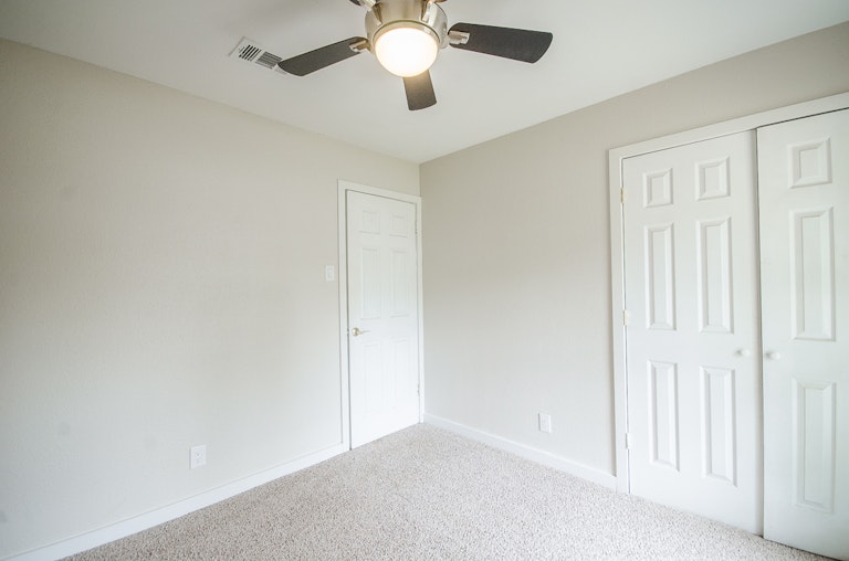 Photo 13 of 24 - 4205 Brambleton Pl, Forest Hill, TX 76119