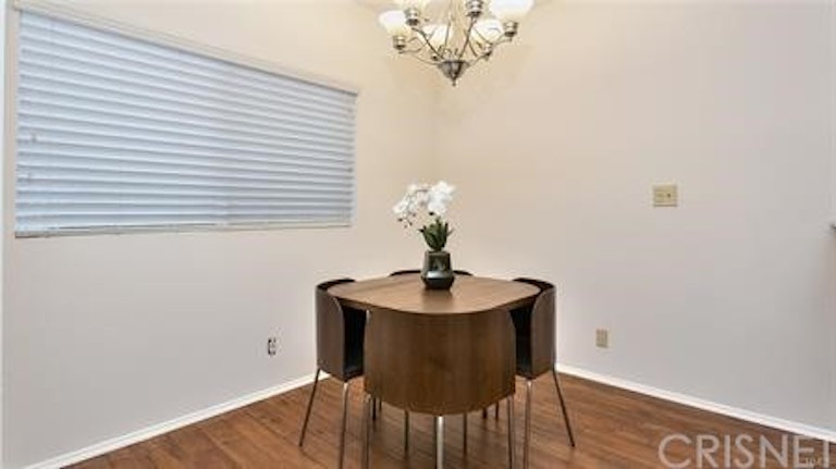 Photo 11 of 25 - 5349 Newcastle Ave #66, Encino, CA 91316