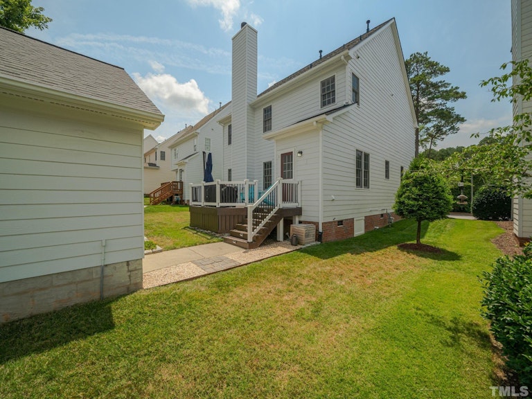 Photo 28 of 34 - 205 Chancellors Ridge Dr, Durham, NC 27713