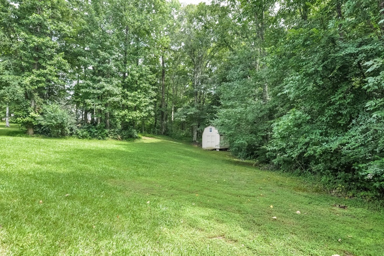 Photo 24 of 25 - 285 Trenburg Pl, Clayton, NC 27520