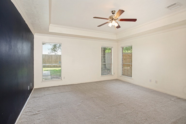 Photo 11 of 17 - 11919 Lakewood Hills Dr, Tomball, TX 77377