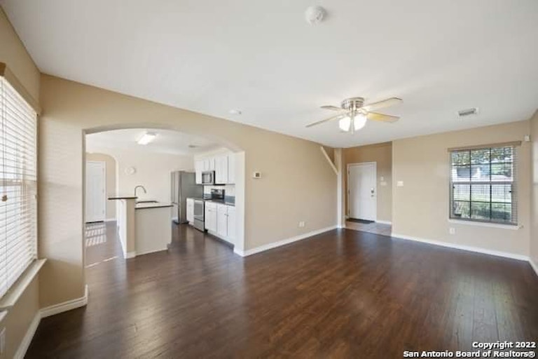 Photo 4 of 11 - 11210 Fort Smith, San Antonio, TX 78245