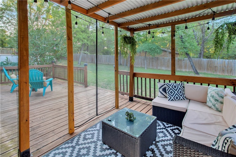 Photo 28 of 40 - 305 Flint Ridge St, Bastrop, TX 78602