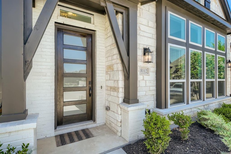 Photo 3 of 29 - 8112 Copper Way, Dallas, TX 75252