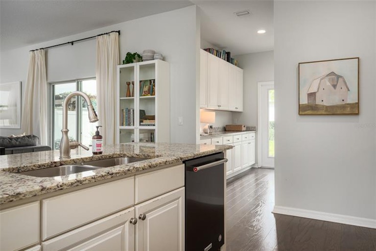 Photo 30 of 42 - 2514 Portico St, Odessa, FL 33556