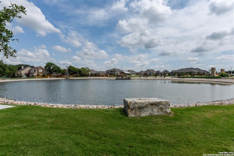 Photo 7 of 10 - 816 Dreisam, New Braunfels, TX 78130