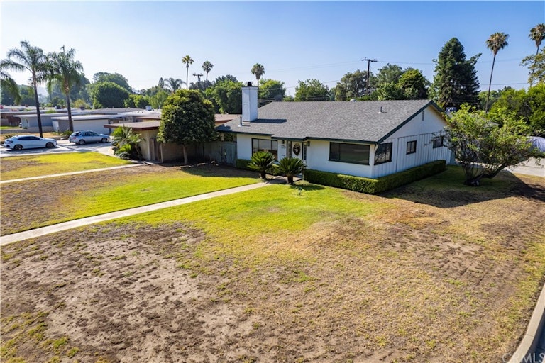 Photo 3 of 37 - 19002 E Haltern Ave, Glendora, CA 91740