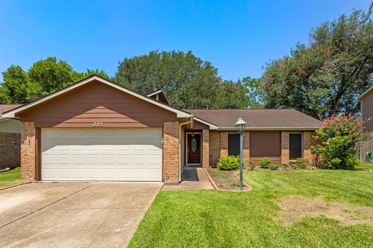 Photo 1 of 25 - 335 William Morton Dr, Richmond, TX 77406