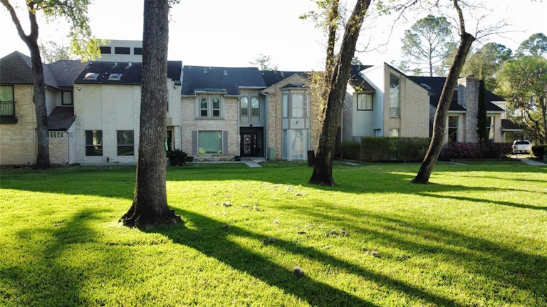 Photo 25 of 28 - 672 N Eldridge Pkwy, Houston, TX 77079