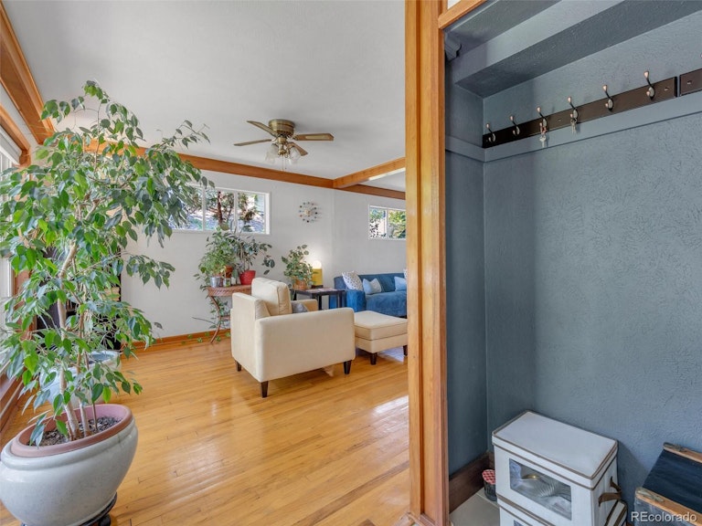 Photo 3 of 40 - 190 E 106th Ave, Northglenn, CO 80233