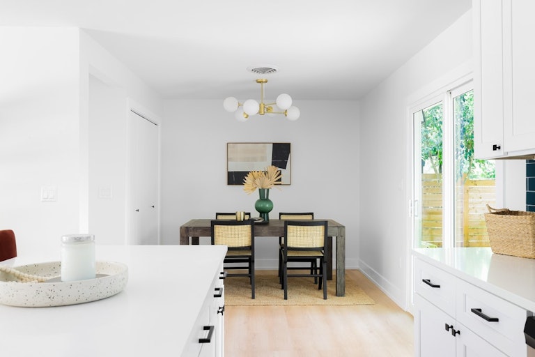 Photo 17 of 33 - 2300 Fair Oaks Dr, Austin, TX 78745