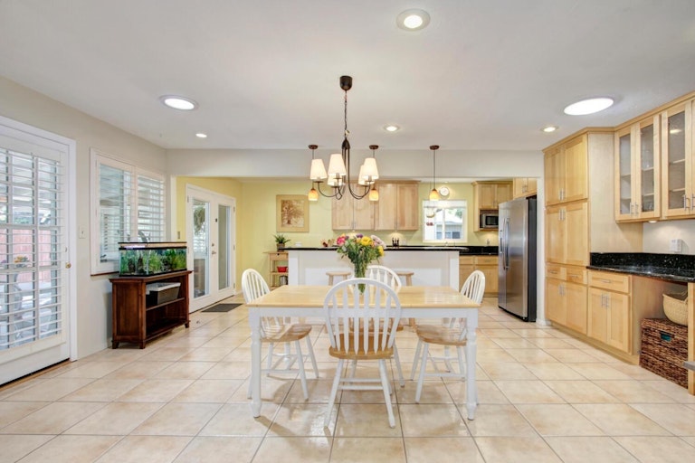 Photo 19 of 87 - 4501 Moddison Ave, Sacramento, CA 95819