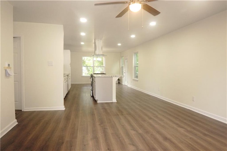 Photo 4 of 17 - 6161 Edward St, Atlanta, GA 30340