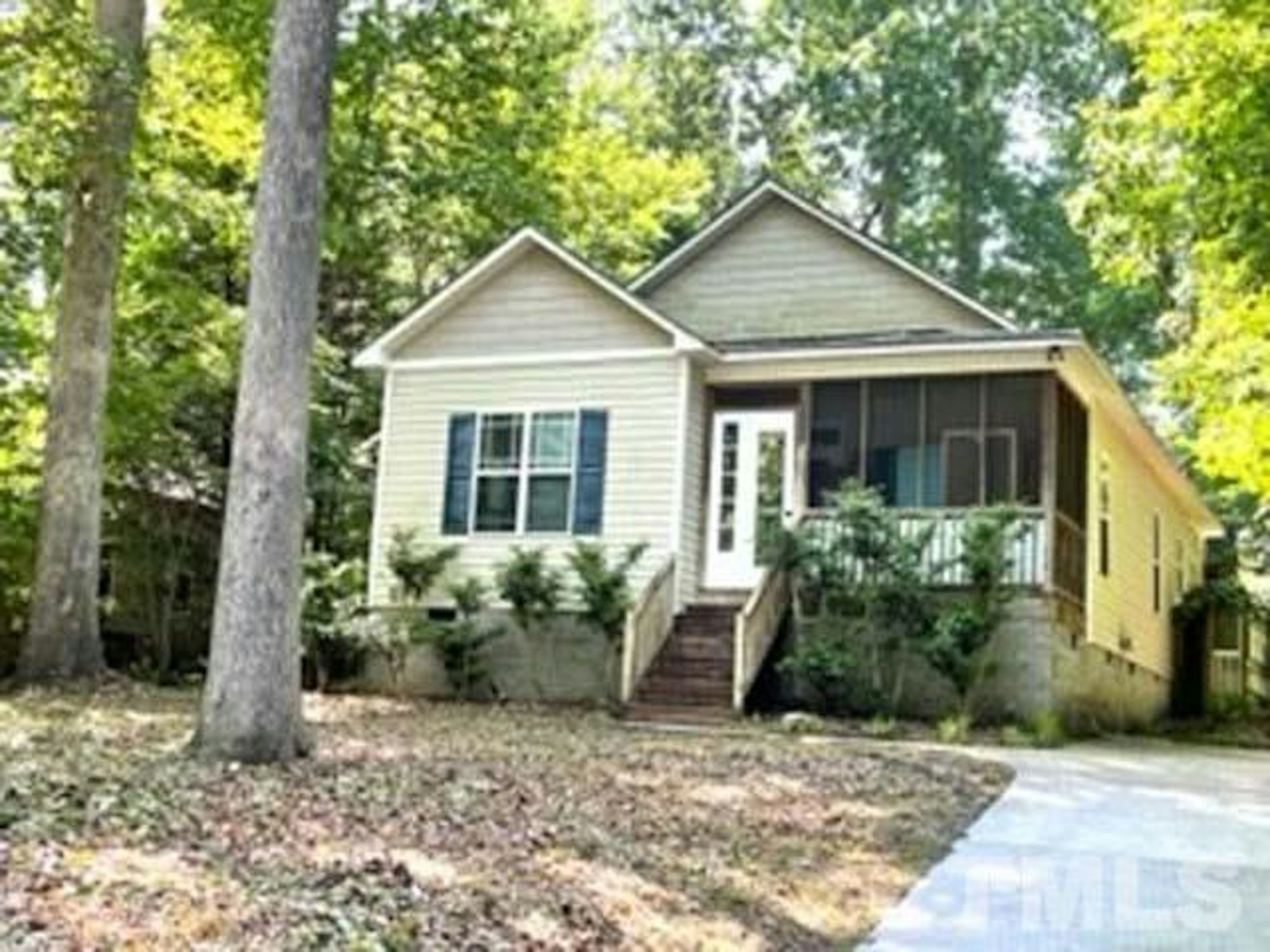 Photo 1 of 23 - 1617 Evergreen Ave, Raleigh, NC 27603