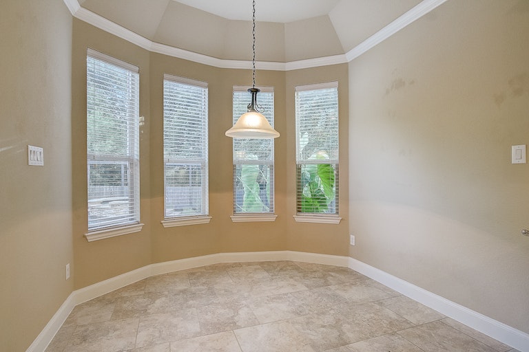 Photo 23 of 32 - 4620 Monterosa Ln, Round Rock, TX 78665