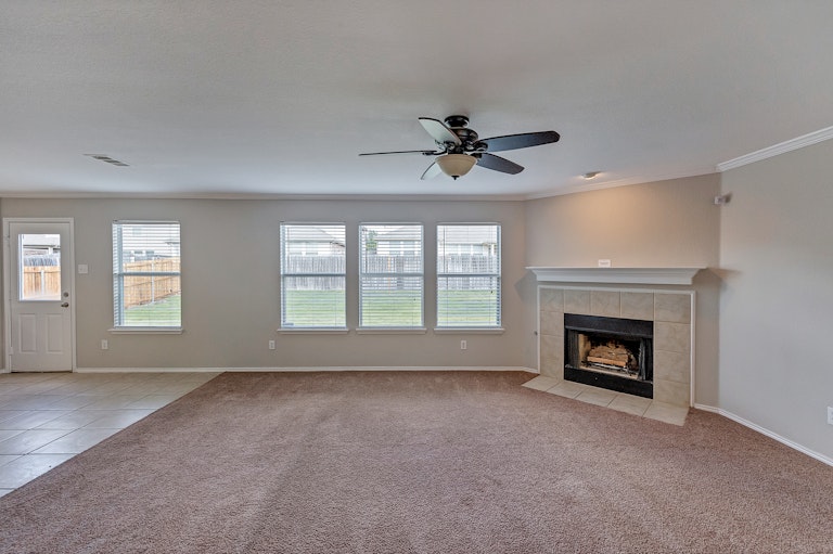 Photo 7 of 30 - 9125 Liberty Crossing Dr, Fort Worth, TX 76131