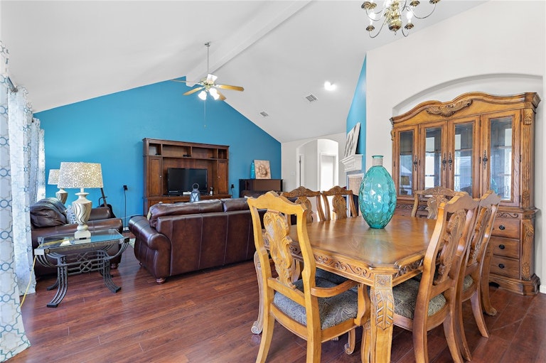 Photo 10 of 32 - 1104 Terra St, Round Rock, TX 78665