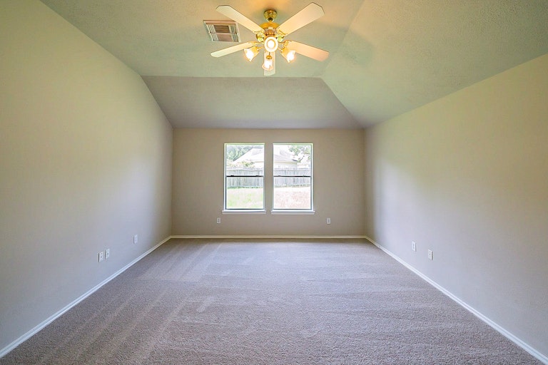 Photo 17 of 35 - 2731 Briarloch Ln, Houston, TX 77073
