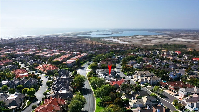 Photo 41 of 47 - 19365 Woodlands Dr, Huntington Beach, CA 92648