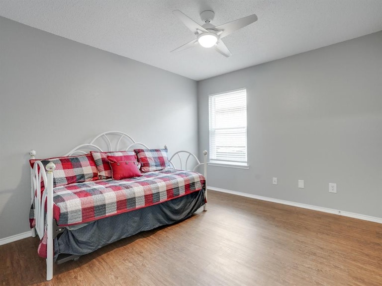 Photo 15 of 19 - 9904 Fillmore Dr, McKinney, TX 75072