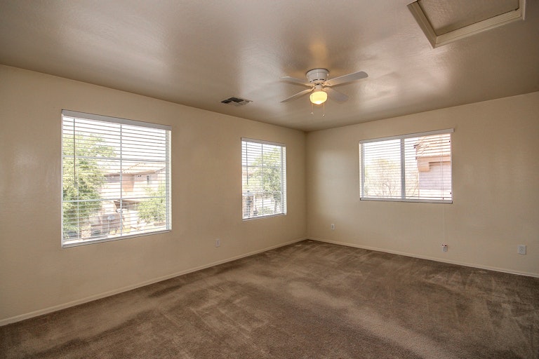 Photo 5 of 23 - 5163 W Illini St, Phoenix, AZ 85043