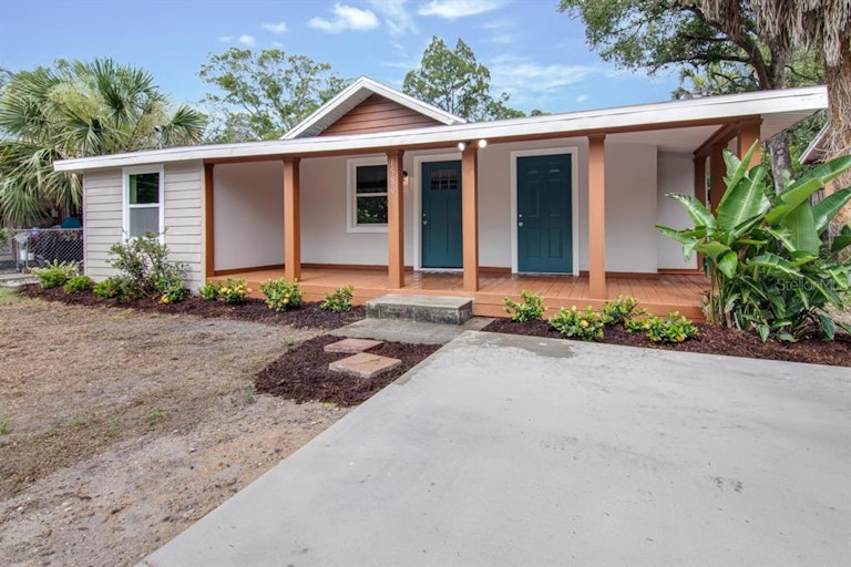 Photo 3 of 31 - 1580 Tioga Ave, Clearwater, FL 33756