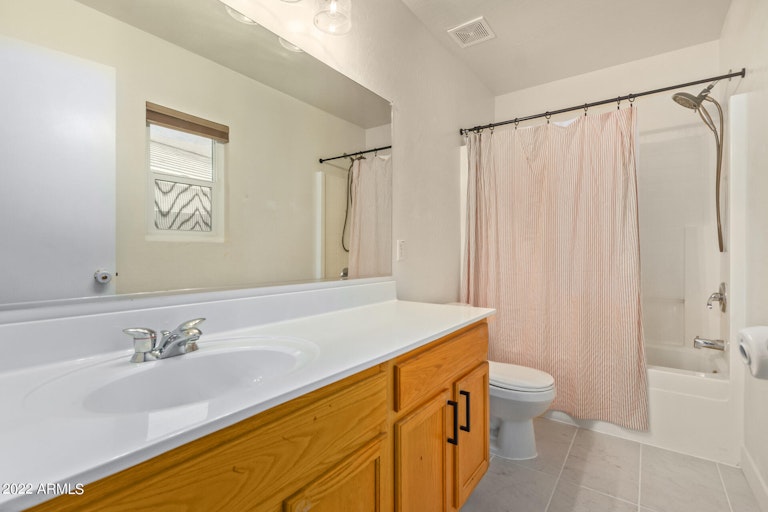 Photo 16 of 25 - 1550 S 228th Ln, Buckeye, AZ 85326