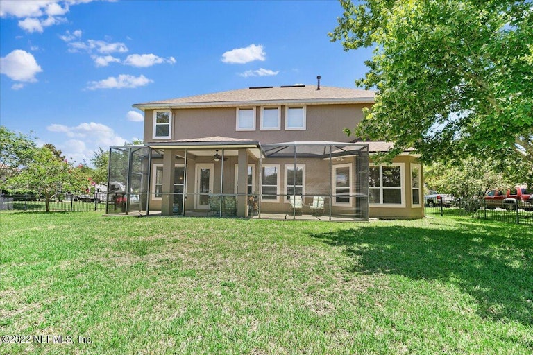 Photo 31 of 40 - 627 Battersea Dr, Saint Augustine, FL 32095