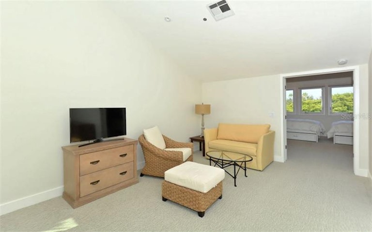 Photo 18 of 25 - 2204 Harbour Court Dr, Longboat Key, FL 34228