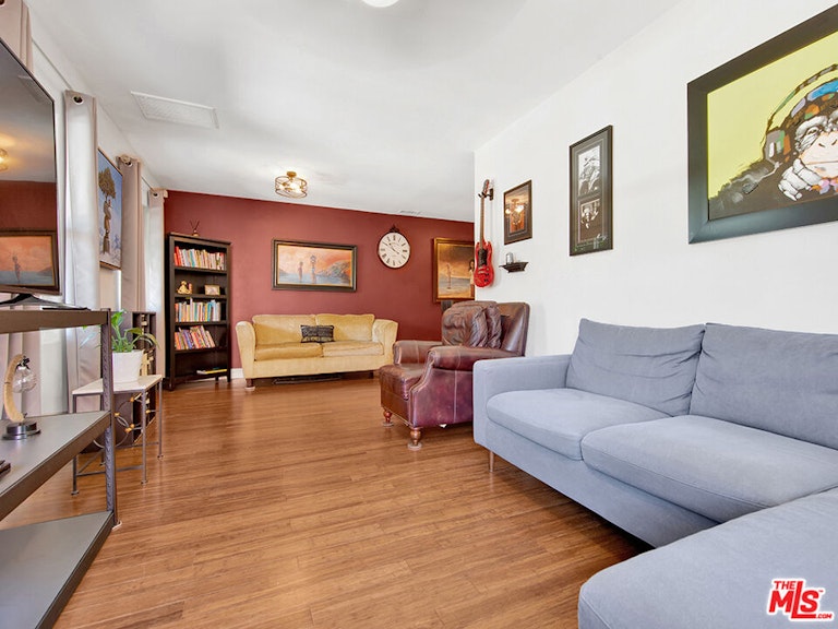 Photo 6 of 30 - 4002 Homer St, Los Angeles, CA 90031